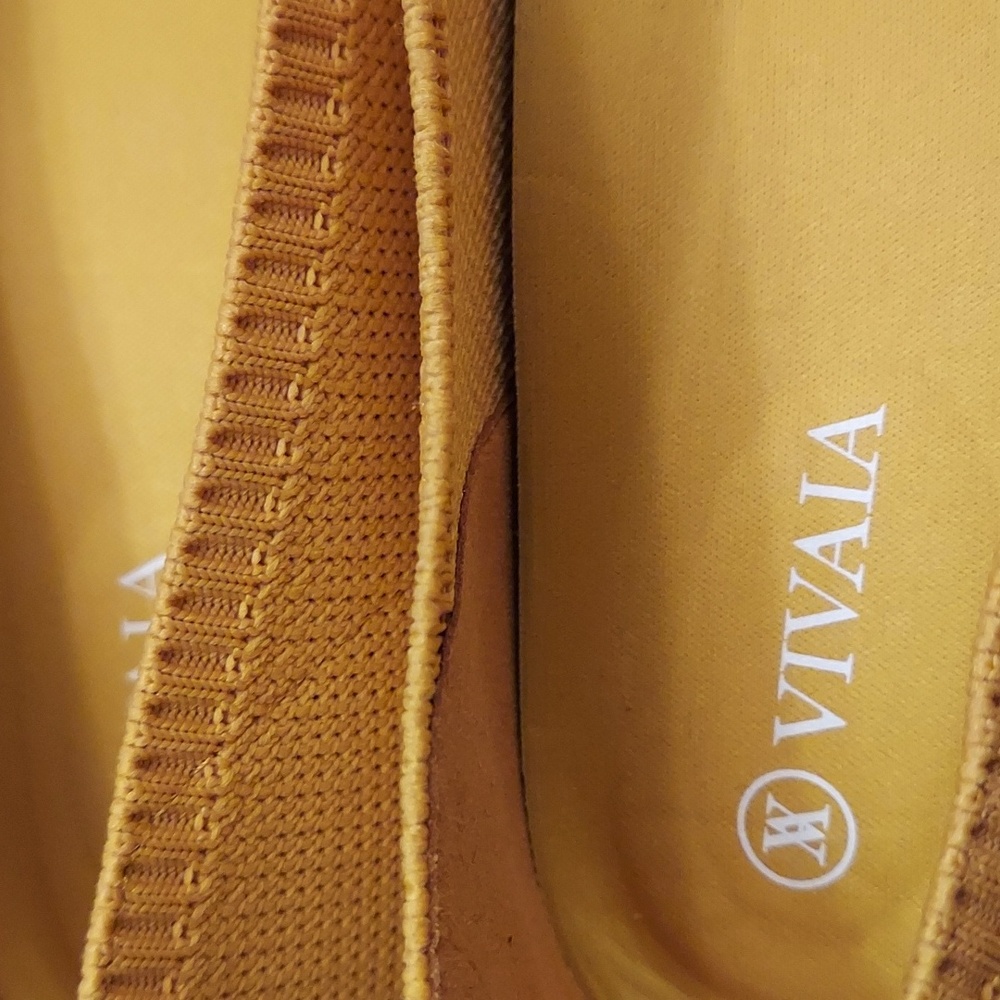 **NEW**VIVAIA BALLET flats mustard color. - Picture 2 of 9